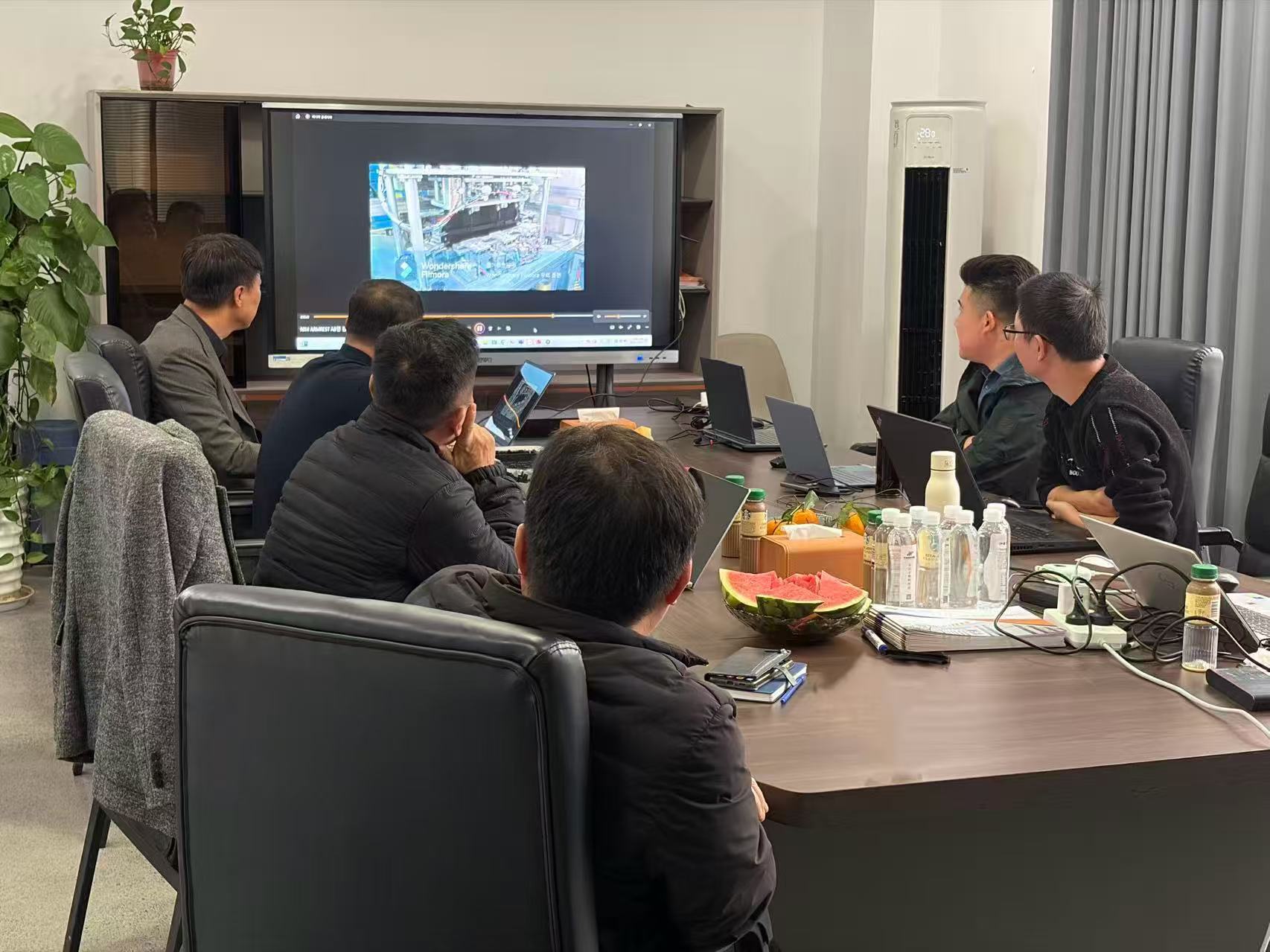 Latest company blogs about Korean Automotive Interior Enterprise Delegation Visits Huazhuo Automation for Business Negotiations